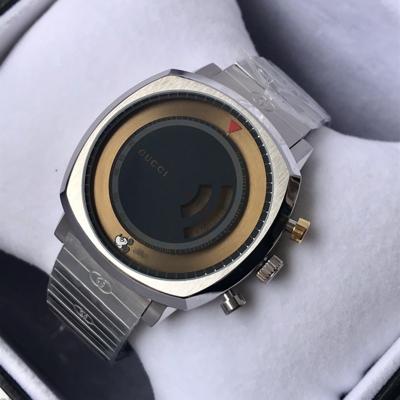 Часы Gucci