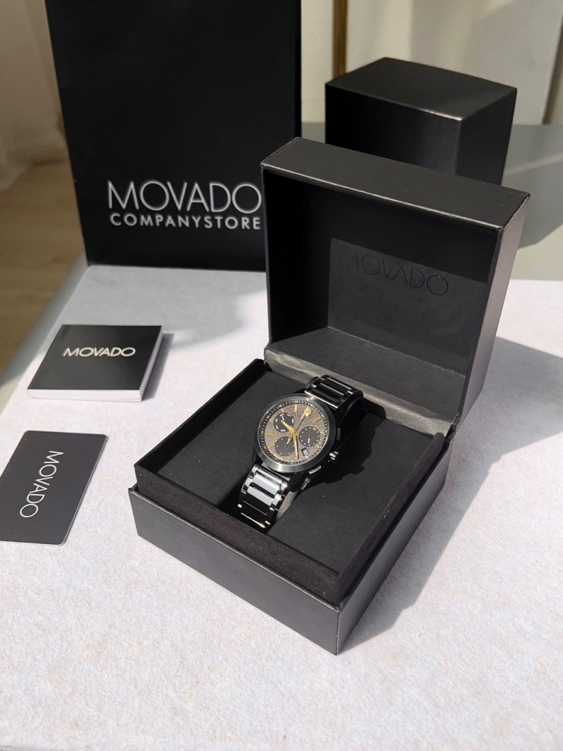 Часы Movado