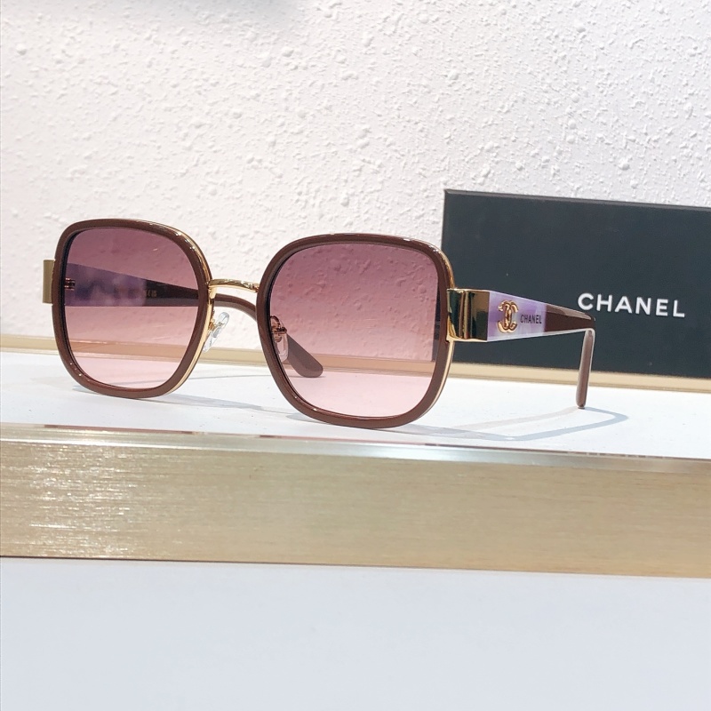 Солнечные очки Chanel
