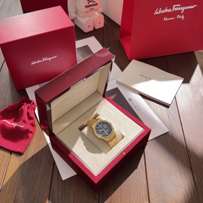 Часы Ferragamo
