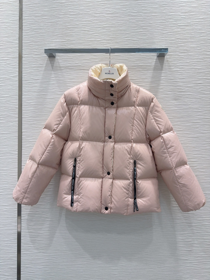 Пуховик Moncler