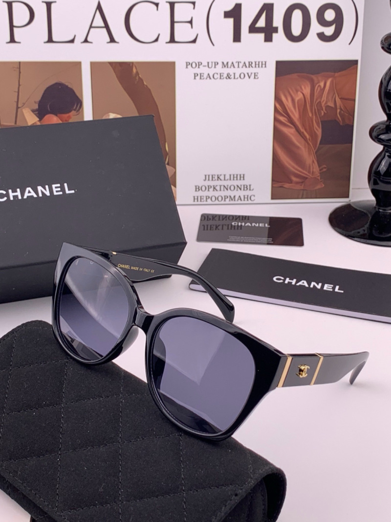Солнцезащитные очки Chanel