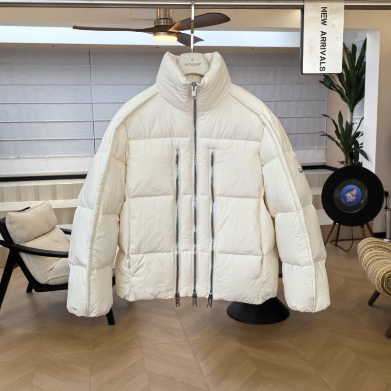 Пуховик Moncler