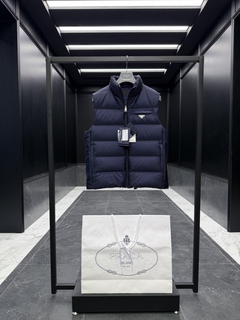 Жилет Prada