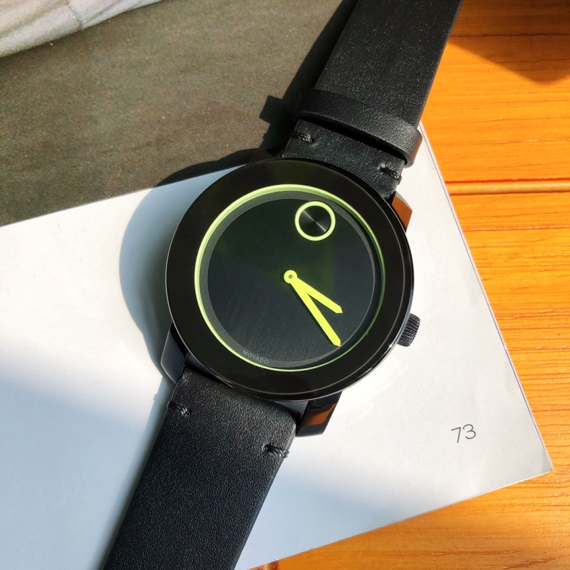 Часы Movado