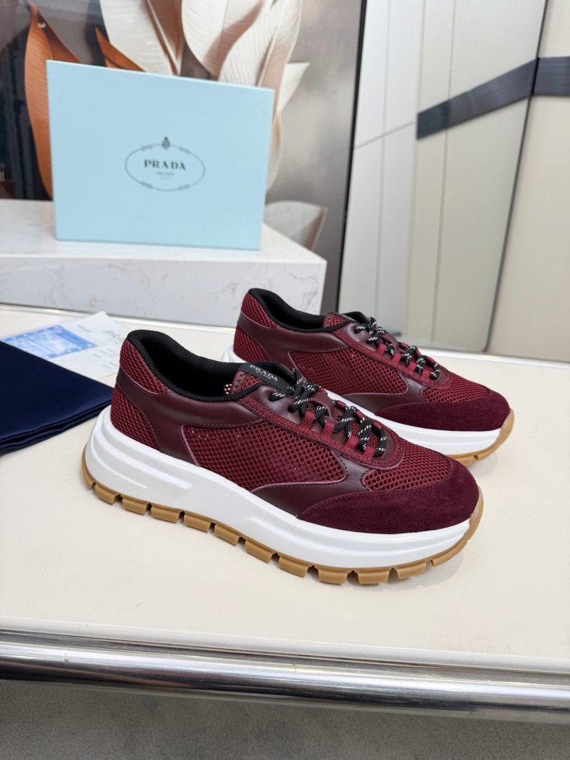 Женские кроссовки комбинированные Prada