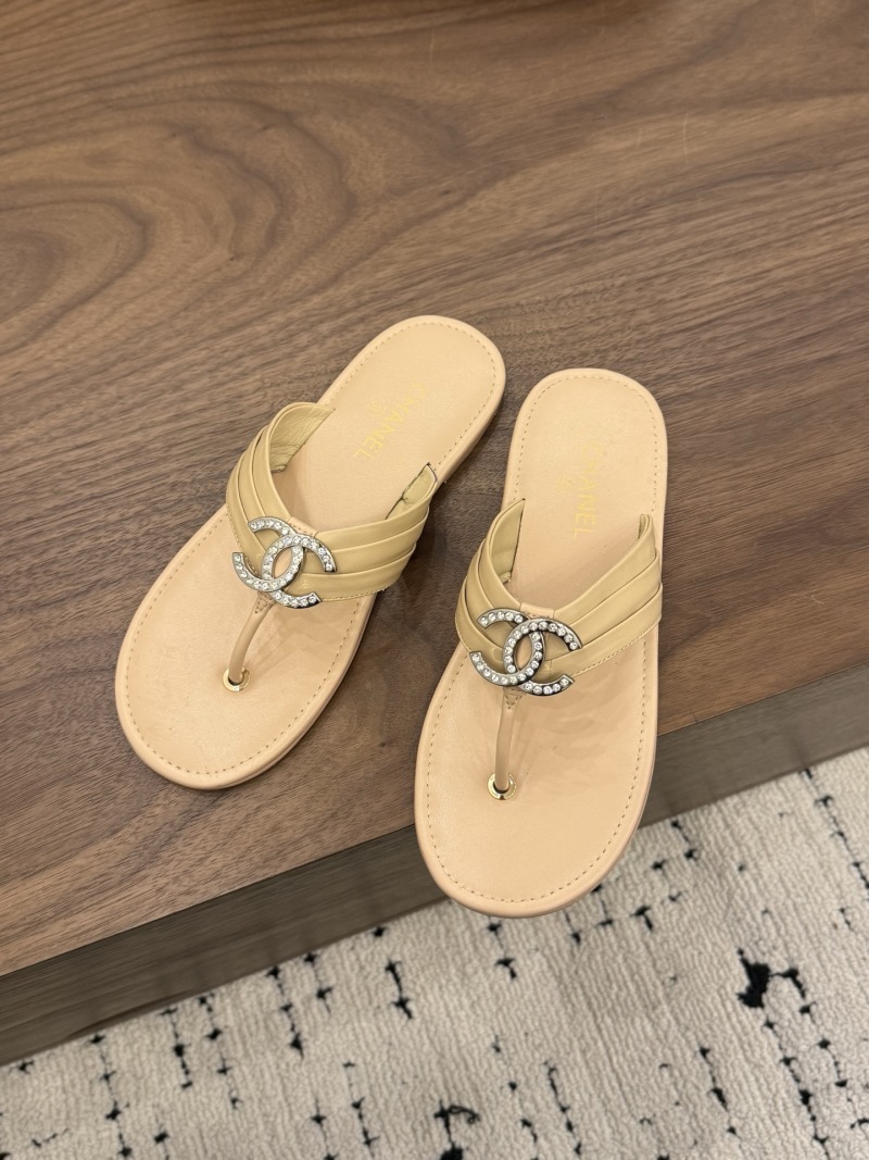 Женские шлёпанцы с кристаллами Chanel