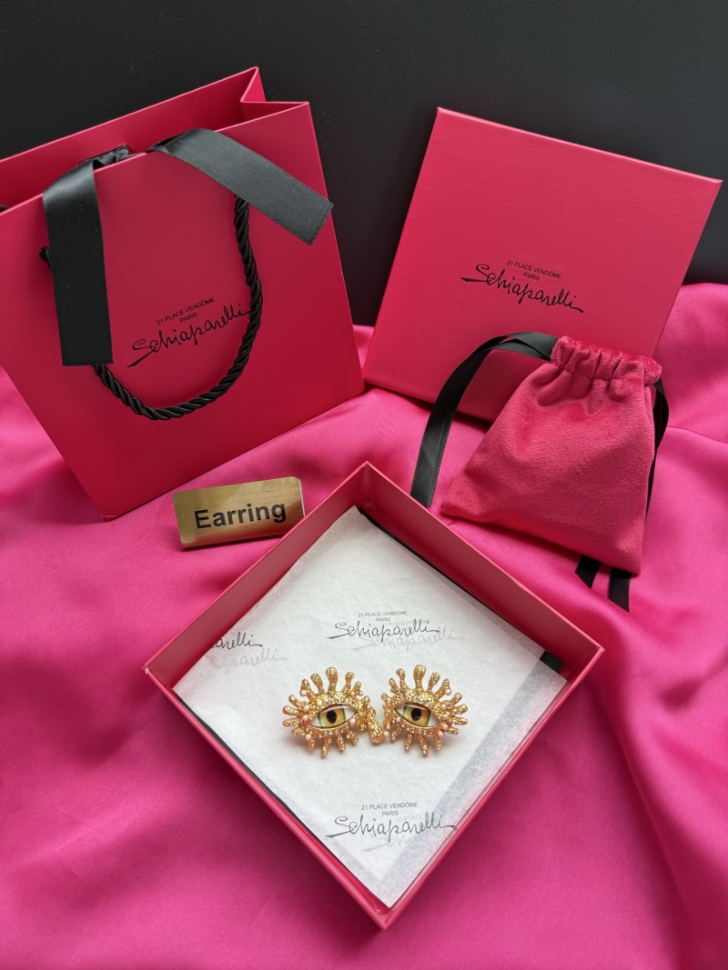 Серьги в виде глаза Schiaparelli