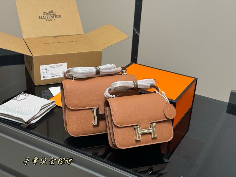 Сумка Hermès с золотистой фурнитурой