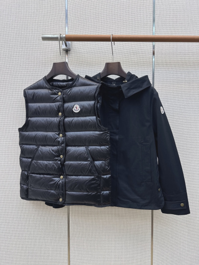 Жилет Moncler