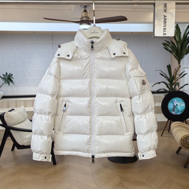 Пуховик Moncler