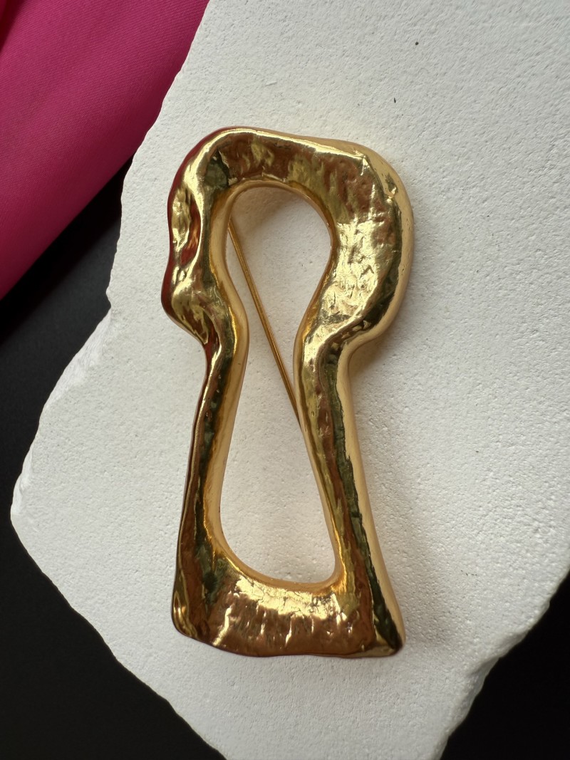 Брошь Schiaparelli