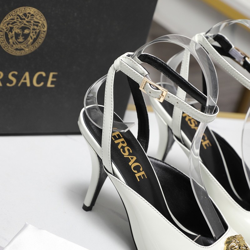 Женские туфли Versace с декором Медузы