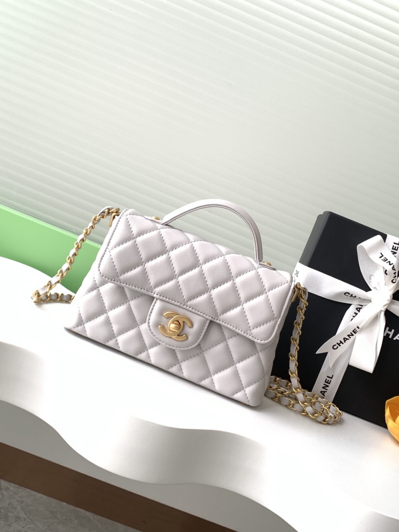 Сумка женская с плетеной цепочкой и клапаном Chanel