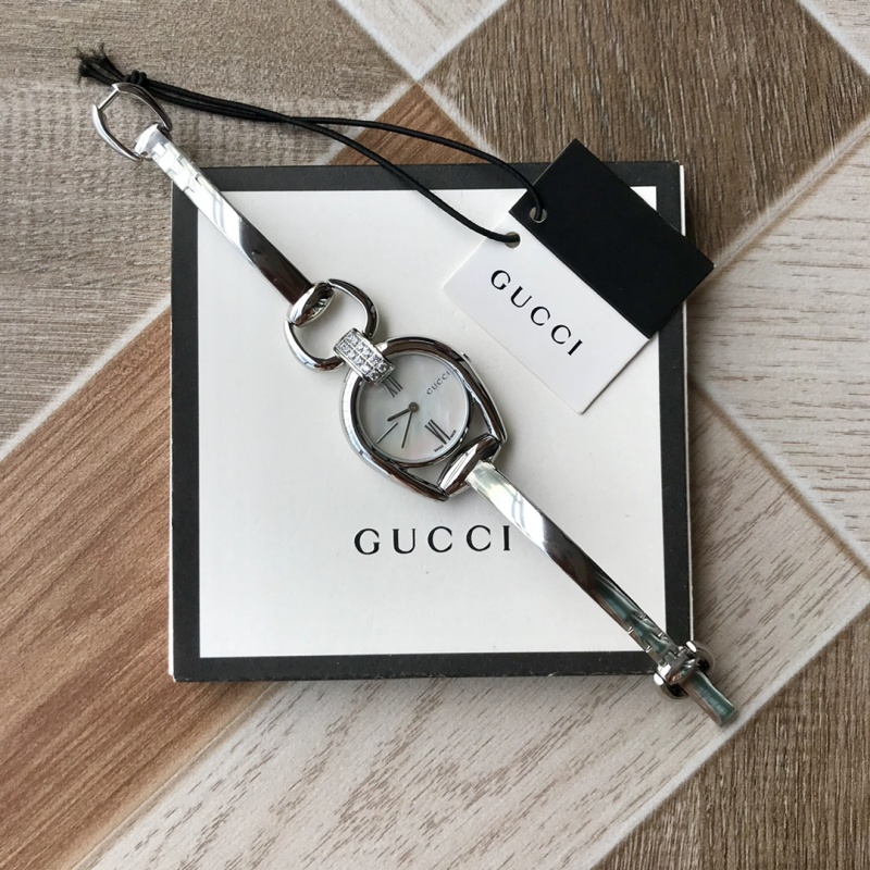 Часы Gucci