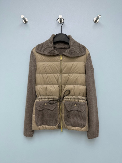 Пуховик Moncler с вязаным воротником и поясом
