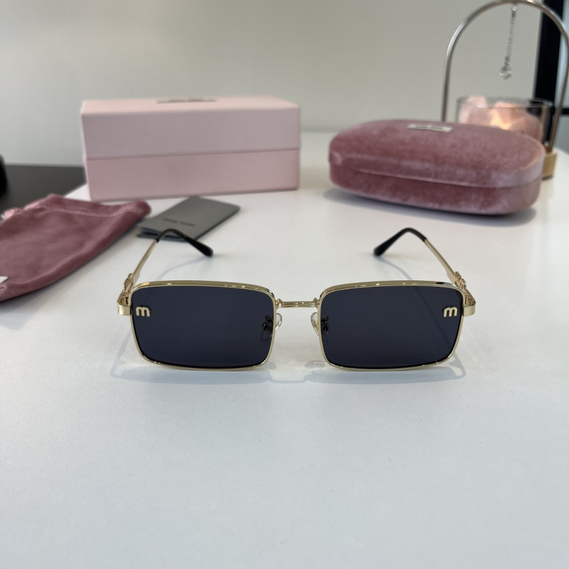 Солнцезащитные очки Miu Miu женские квадратные золотые
