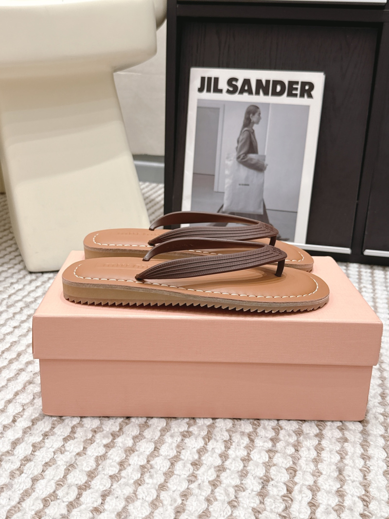 Женские шлёпанцы Miu Miu