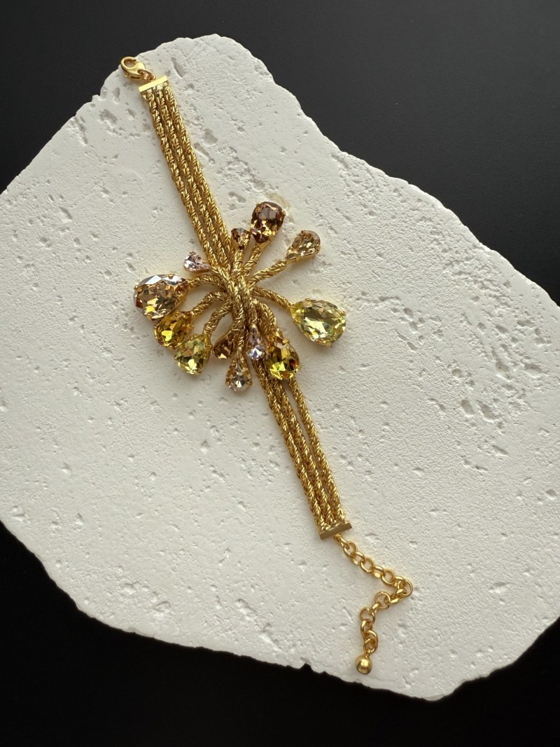 Браслет с кристаллами Schiaparelli