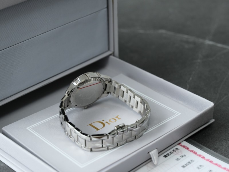 Часы Dior