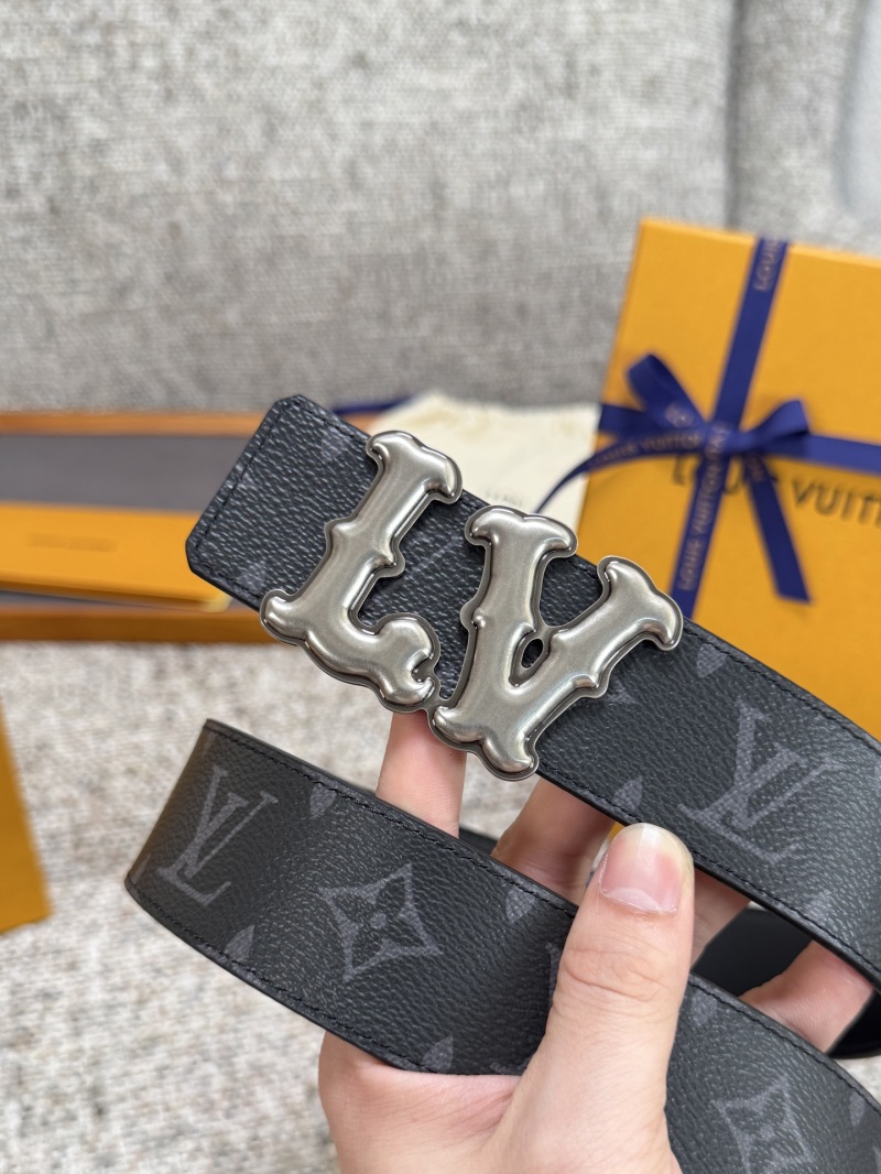 Ремень Louis Vuitton с пряжкой LV