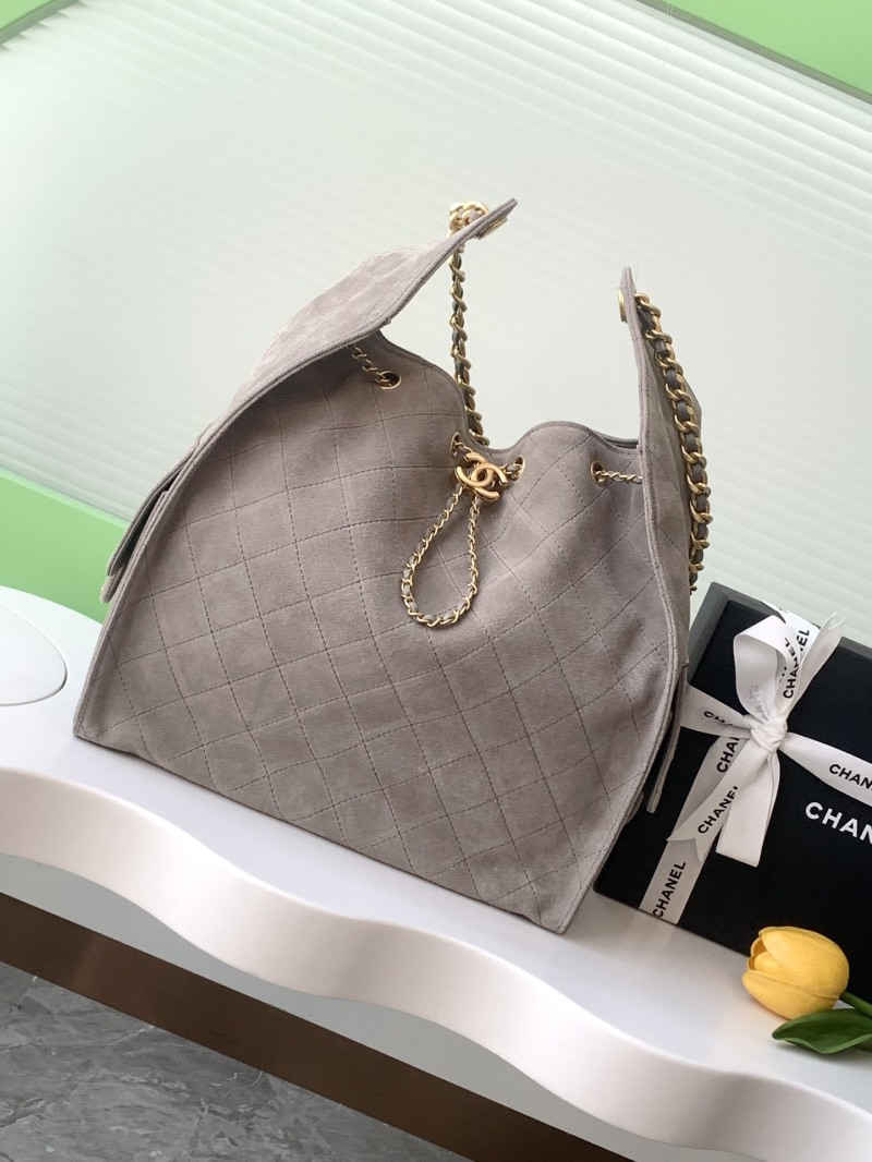 Дамская сумка с цепочкой и стеганым узором Chanel
