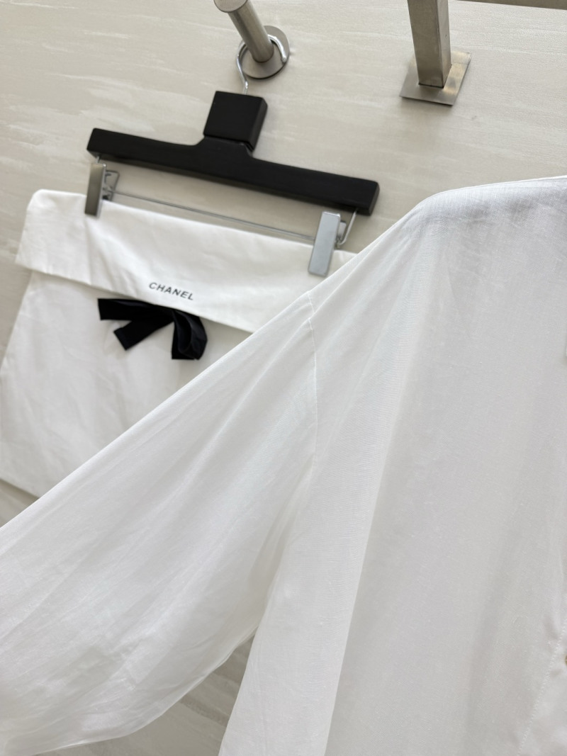 Рубашка женская белая оверсайз с вышитым логотипом Chanel