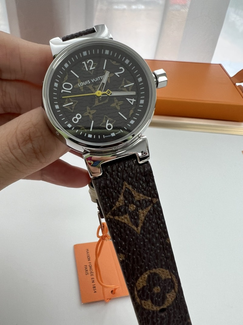 Часы Louis Vuitton