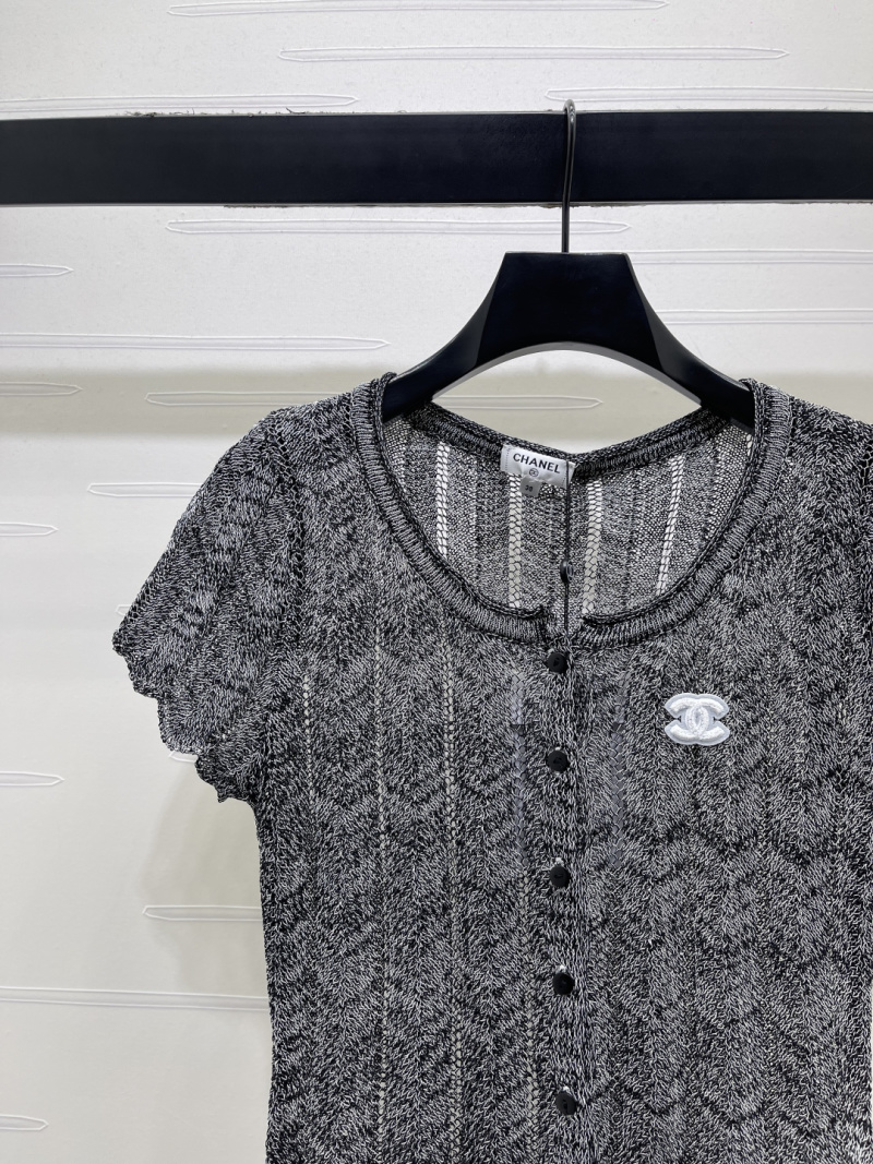 Кашемировый топ Chanel с логотипом