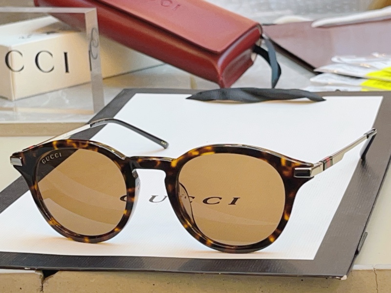 Солнцезащитные очки Gucci GG1890SA