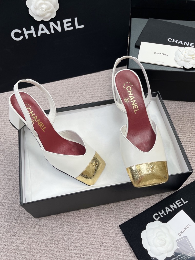 Туфли женские Chanel белые с золотым носком на каблуке