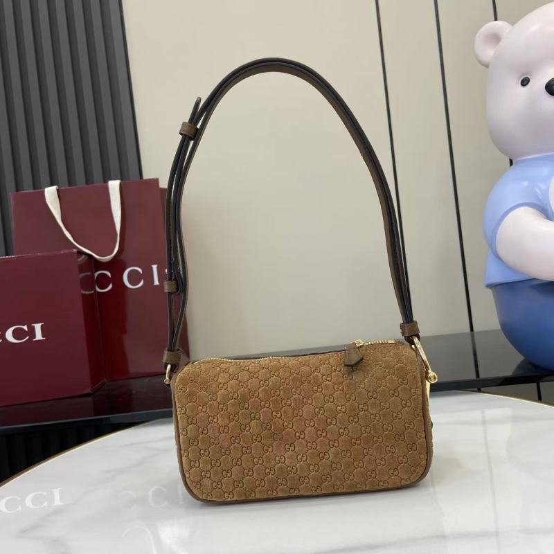 Сумка Gucci с монограммой и ремнем