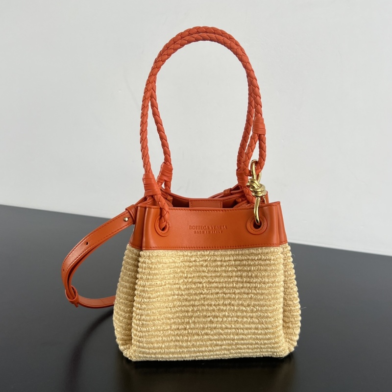 Сумка Bottega Veneta плетеная с оранжевой кожей