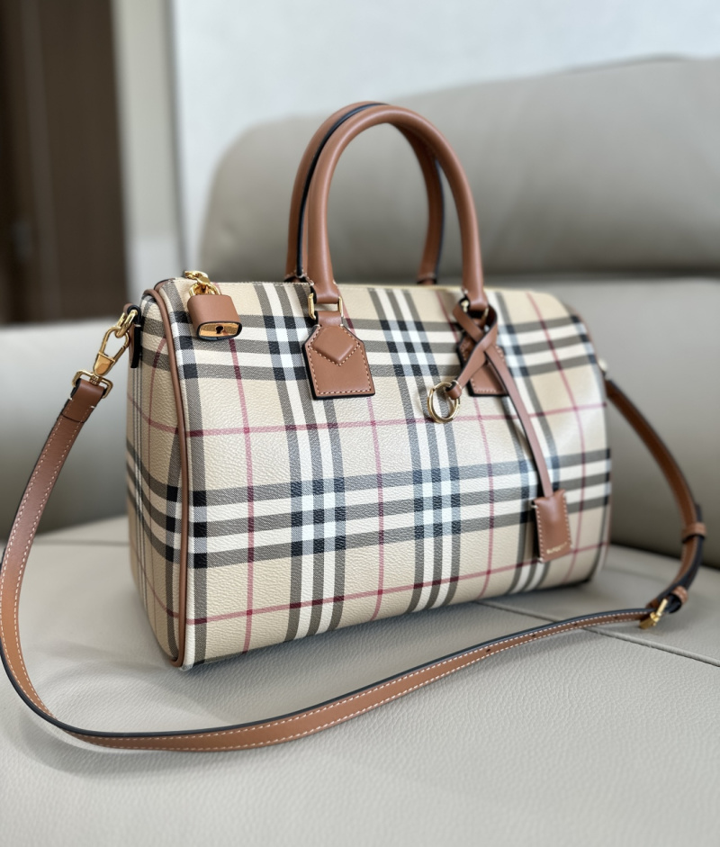 Сумка-баул в классическую клетку, бежевая с коричневыми деталями Burberry