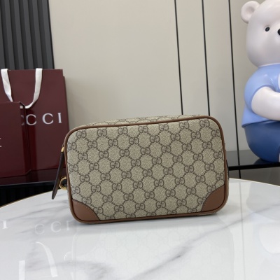 Портмоне Gucci с монограммой и кожаной отделкой