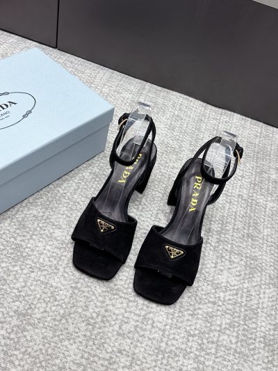 Женские туфли Prada на шпильке с открытым носом
