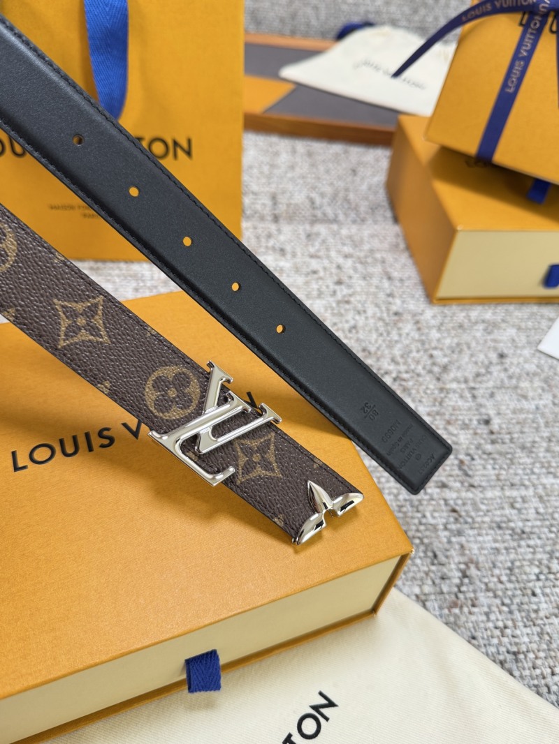 Женский кожаный ремень с логотипом LV Louis Vuitton