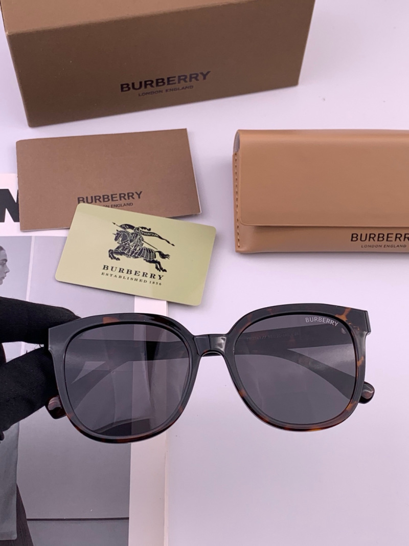 Очки Burberry