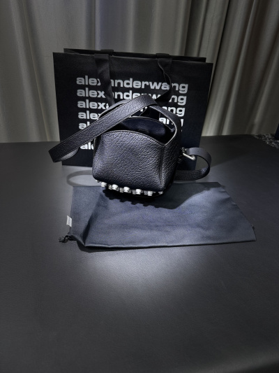 Сумка Alexander Wang ведерко с заклепками