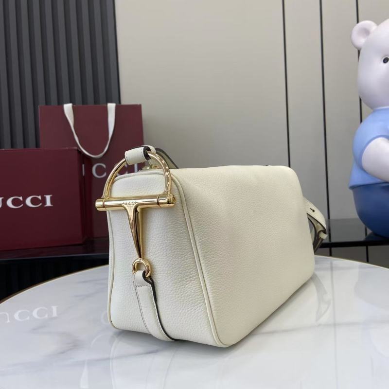 Белое портмоне Gucci с ремешком