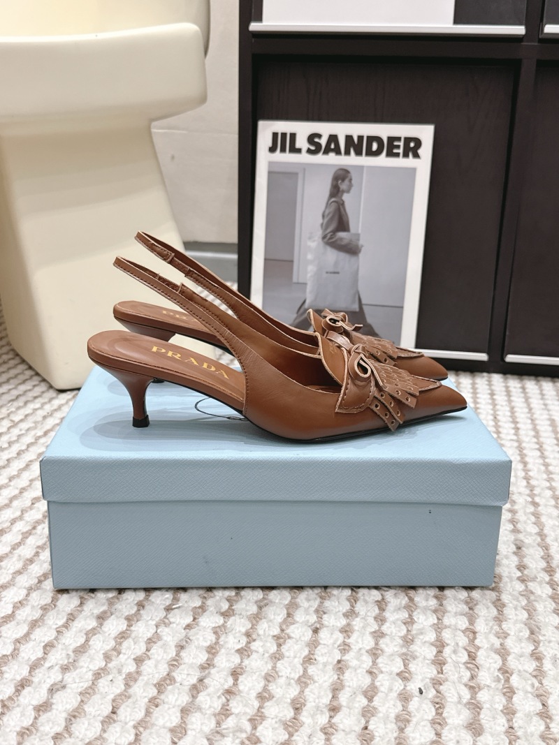 Женские босоножки Prada на каблуке