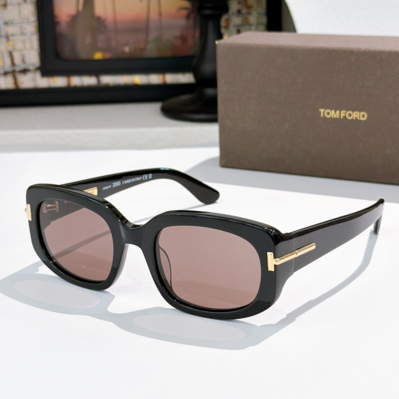 Солнечные очки Tom Ford FT1253