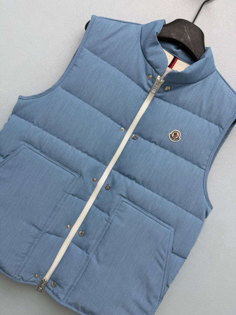 Жилет Moncler с тиснёным узором