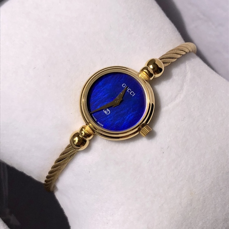 Часы Gucci