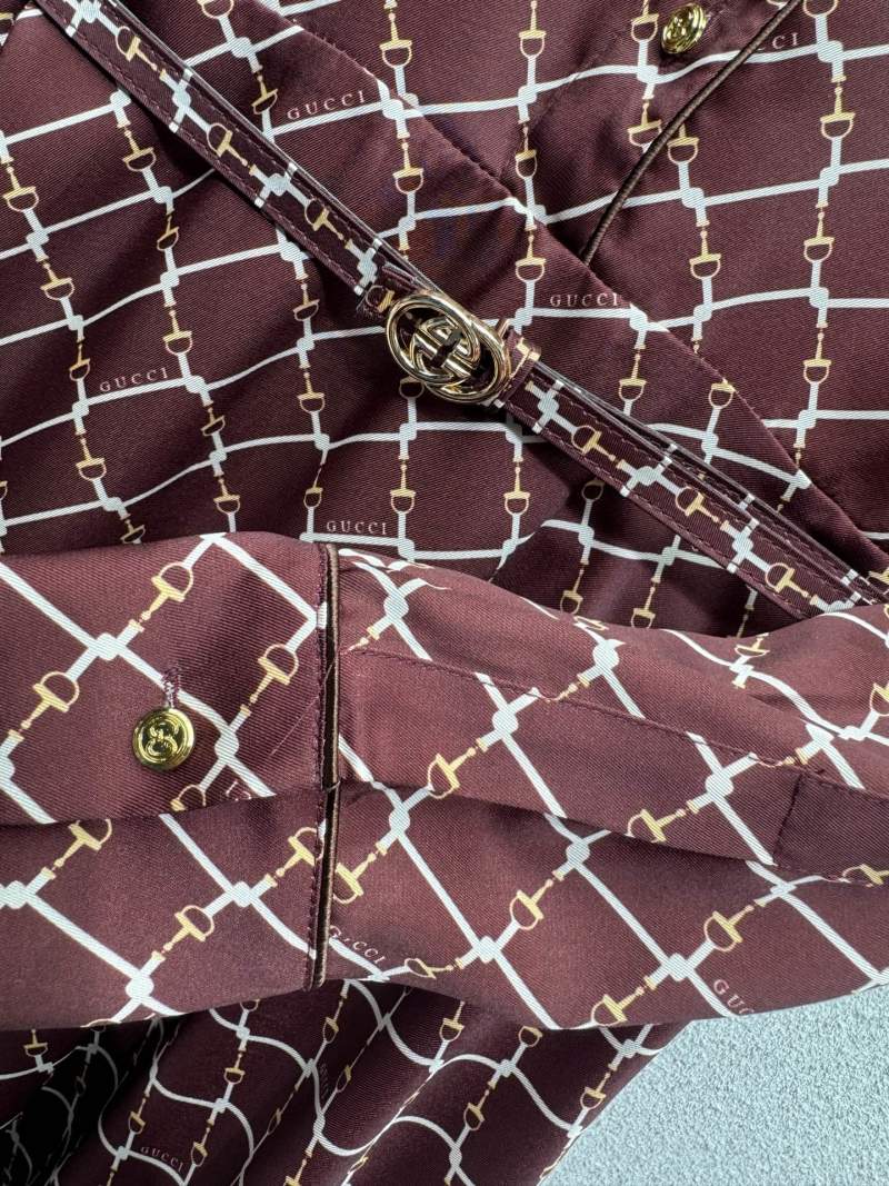 Повседневное платье с поясом Gucci