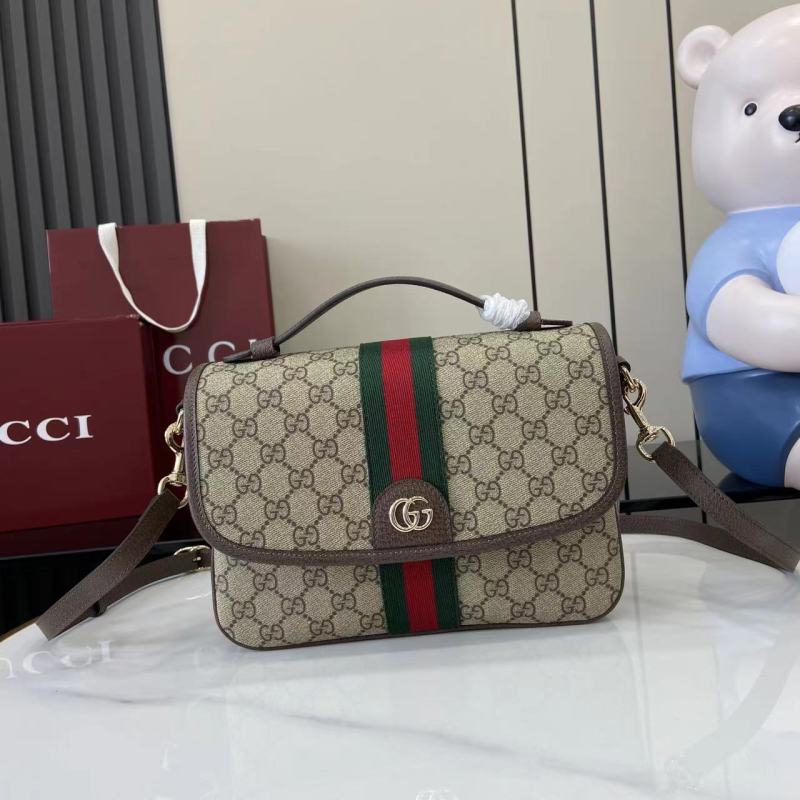 Сумка Gucci с монограммой и ремешком