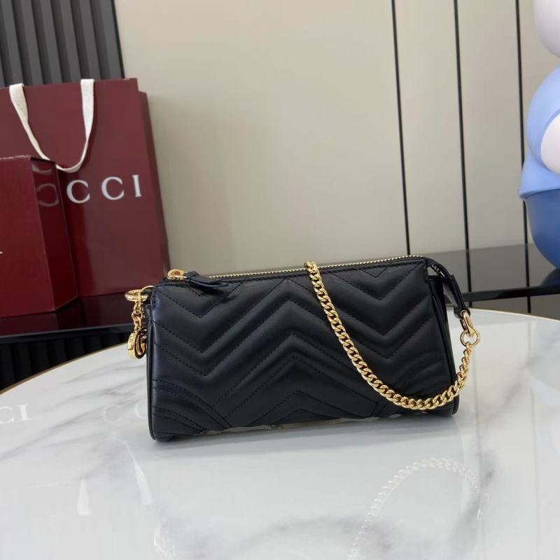 Черная сумка-клатч Gucci с цепочкой