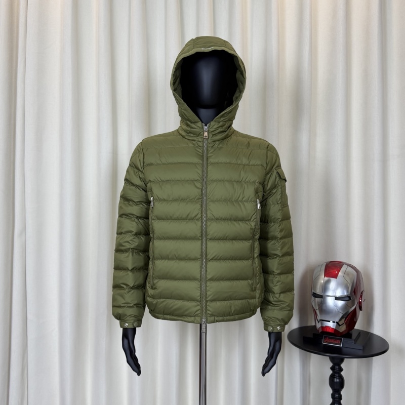 Пуховик Moncler