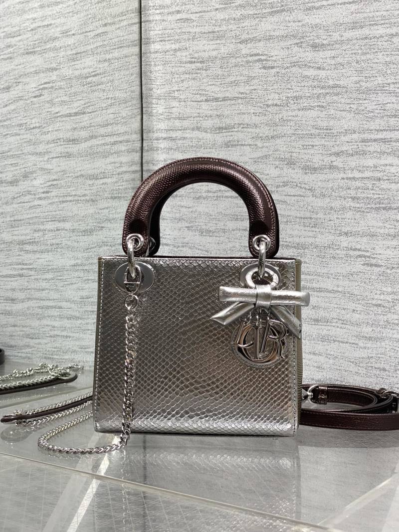 Сумка Lady Dior серебристая с ручкой