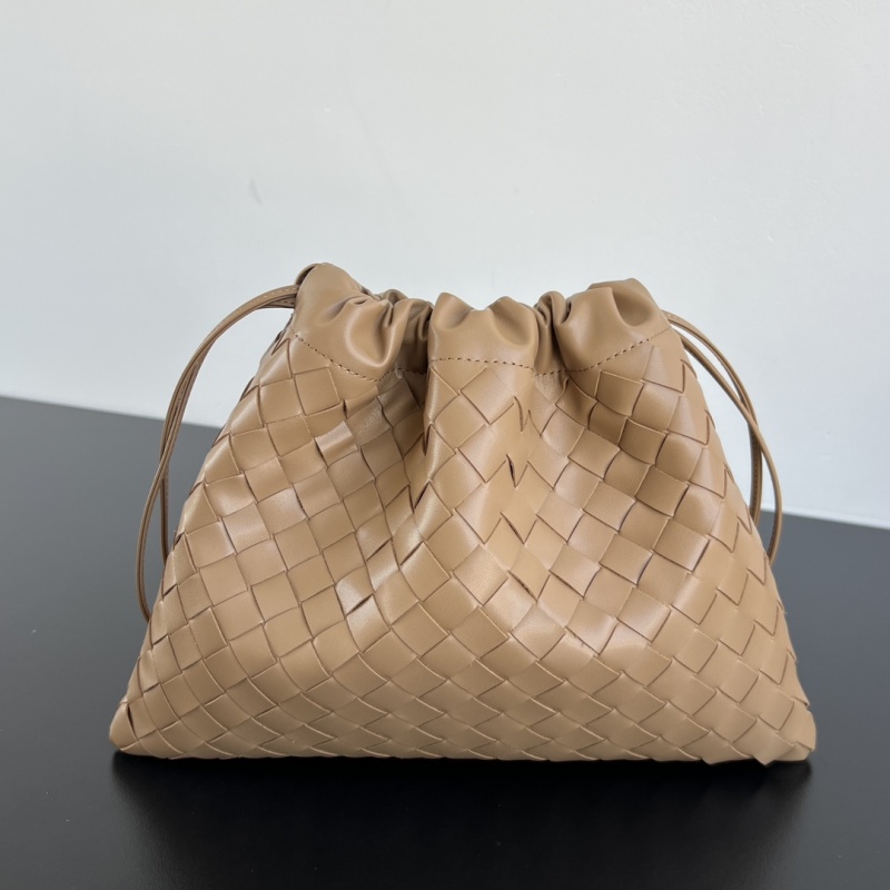 Сумка Bottega Veneta с плетением Intrecciato